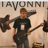 Etavonni Guitar Is it a work of art, is it technologically advanced, is at a fine instrument – yes, all of the above. Built like an exotic sports, literally, using carbon fiber and aircraft grade anodized aluminum, the Etavonni is a guitar like no other. Using premium...