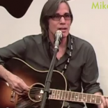 NAMM 2011 – Gibson Jackson Browne Signature Guitar Guitar. Free Guitar Lessons by Jackson Brown; an amazing artist who has sold over 17 million albums, gave almost an hours of guitar lessons at the NAMM Show. NAMM is one of the largest music product trade shows in the world.