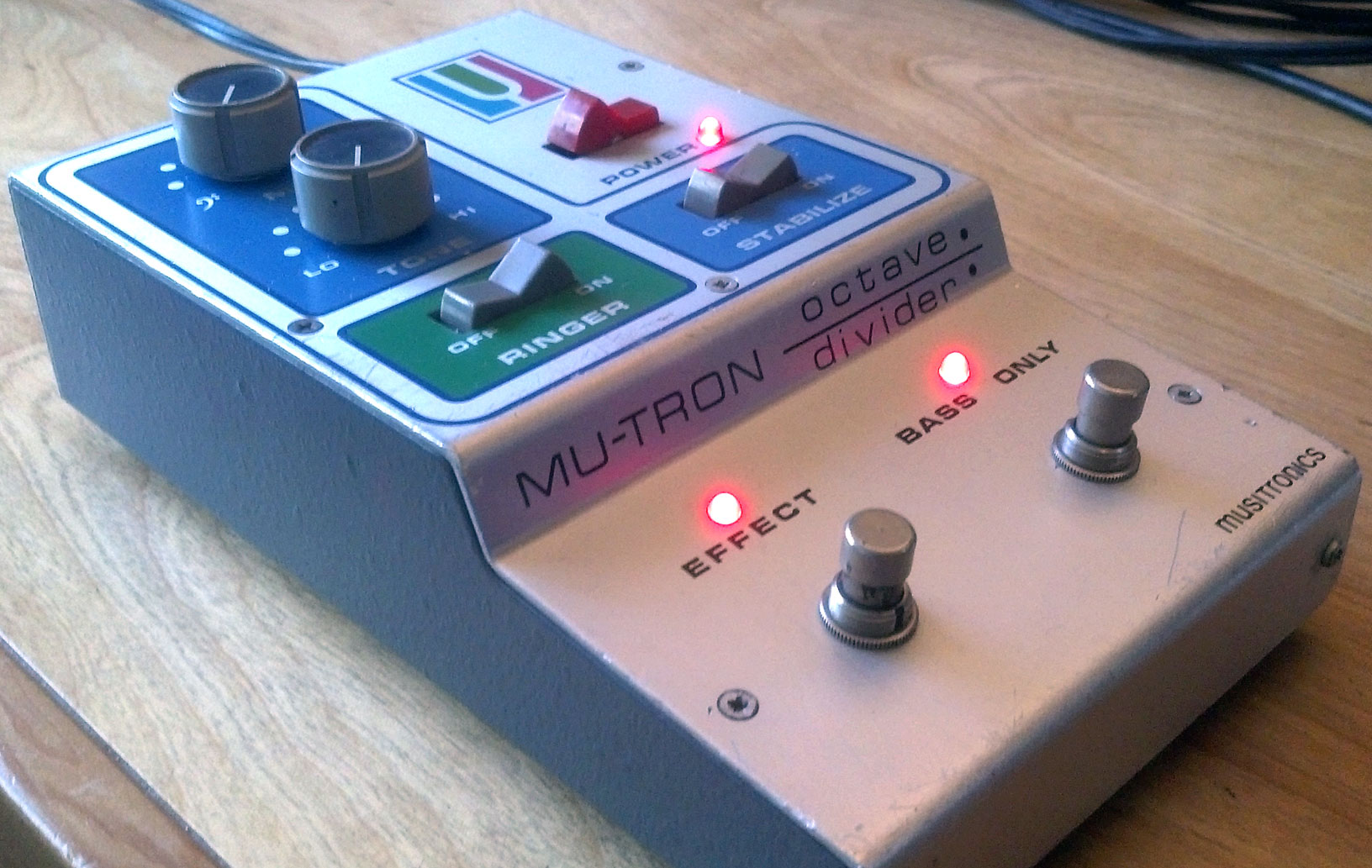 Mu-Tron Octave Divider on mikesgig.com
