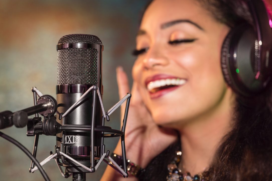 Jessica Jolia Relies On Mxl Microphones For A Variety Of Musical Genres 