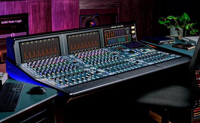 Solid-State-Logic-Revolutionizes-Professional-Music-Production-With-the-Oracle-Analogue-Console
