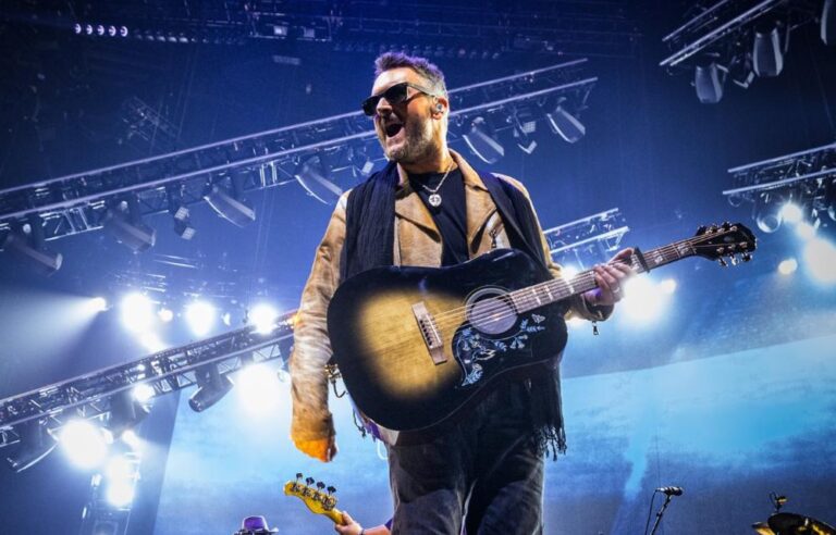 Epiphone Eric Church Hummingbird Dark
